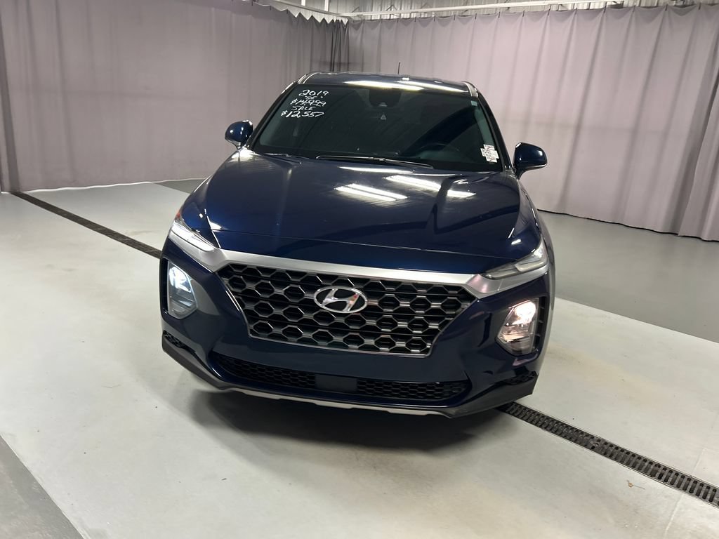 Used 2019 Hyundai Santa Fe SE FWD image 2