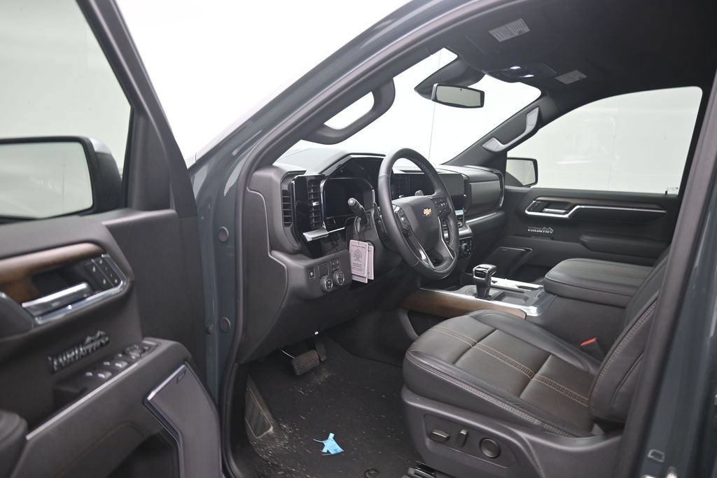 Used 2026 Chevrolet Silverado 1500 High Country RWD image 10