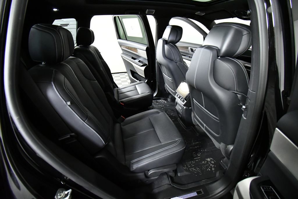 New 2026 Cadillac Vistiq Sport w/ LPO, Floor Liner Package AWD/4WD image 15