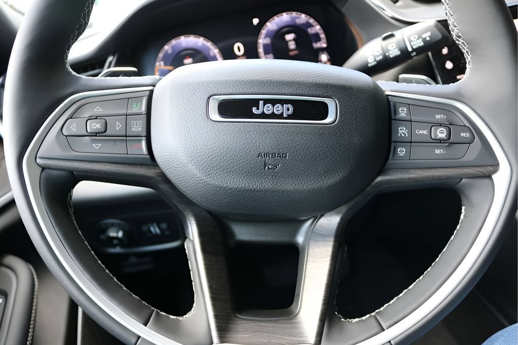 New 2027 Jeep Grand Cherokee Limited AWD/4WD image 22