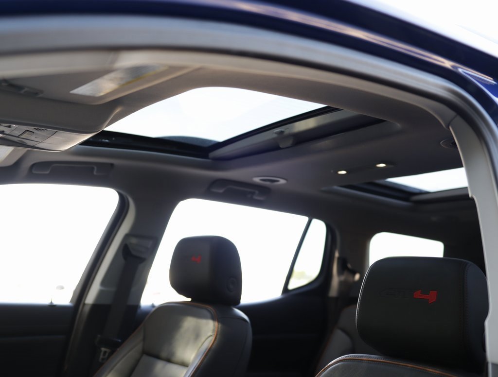 Used 2023 GMC Acadia AT4 image 27