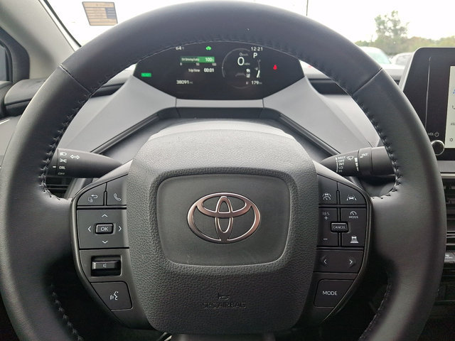 Used 2025 Toyota Prius LE FWD image 16