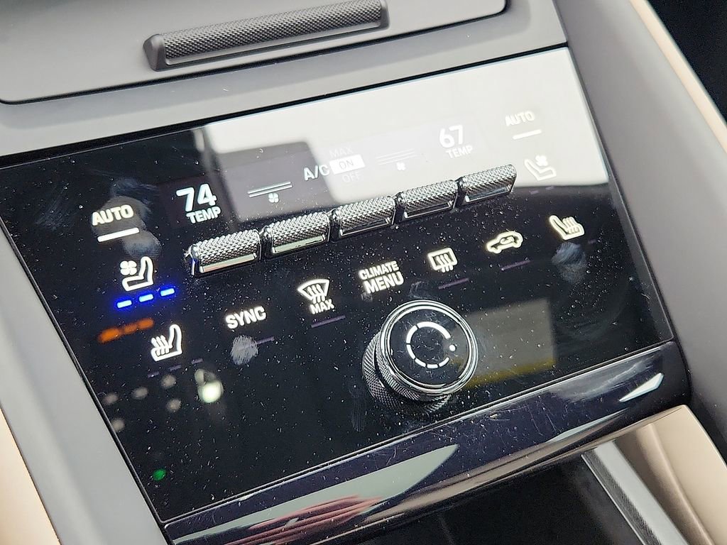 Used 2025 Porsche Macan 4S Electric image 14