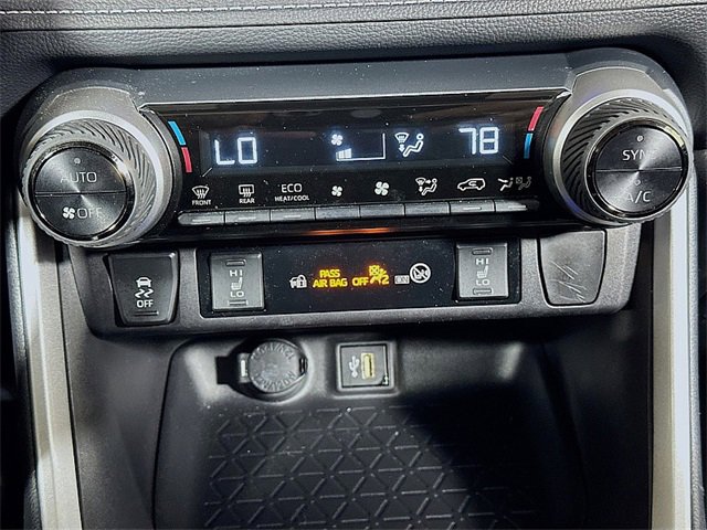 Used 2024 Toyota RAV4 XLE w/ Convenience Package image 17