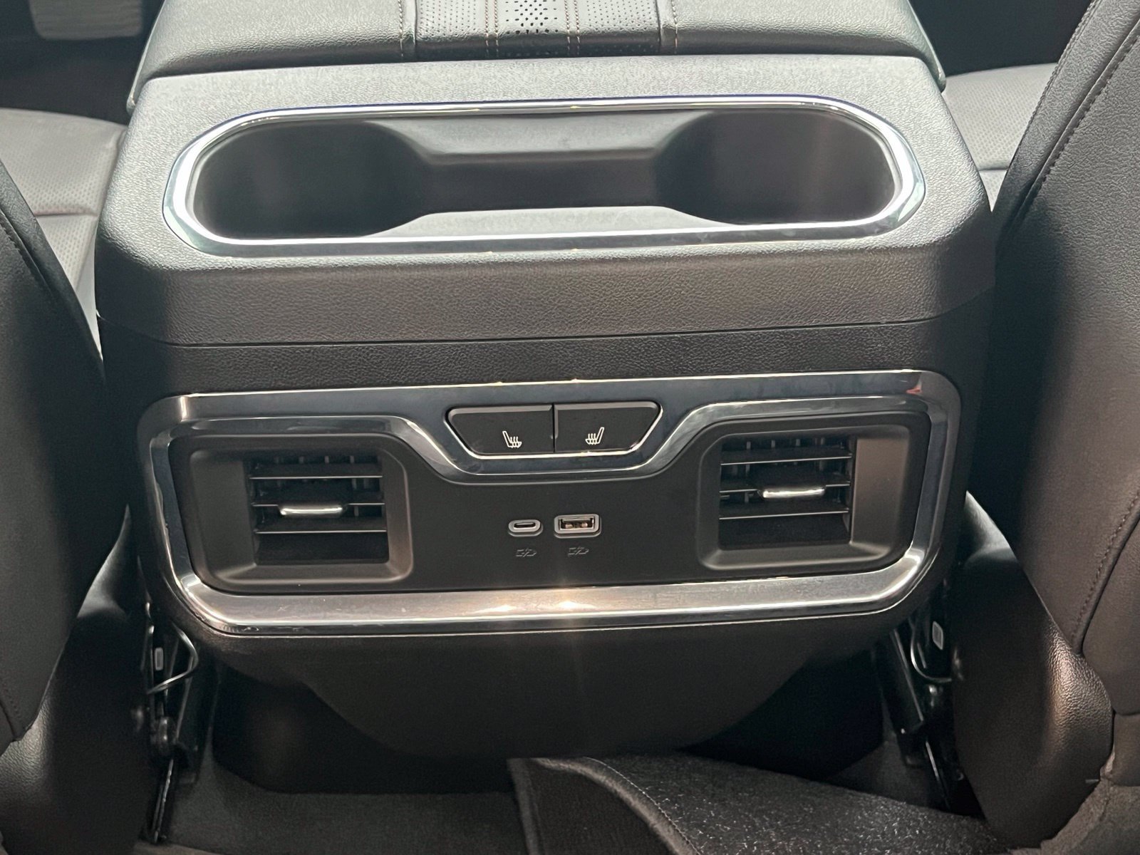 Used 2024 Chevrolet Silverado 1500 High Country w/ Technology Package RWD image 18
