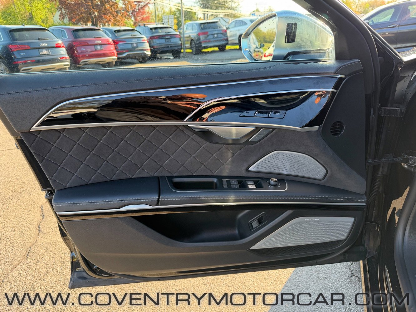 Used 2023 Audi S8 w/ S8 Executive Package AWD/4WD image 42