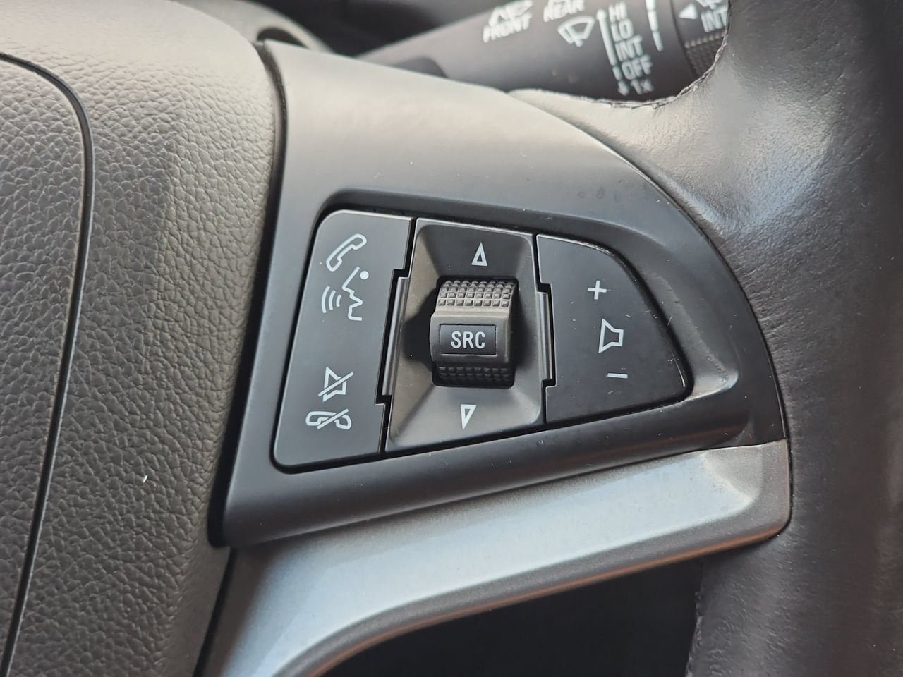 Used 2019 Chevrolet Trax LT w/ LT Convenience Package FWD image 23