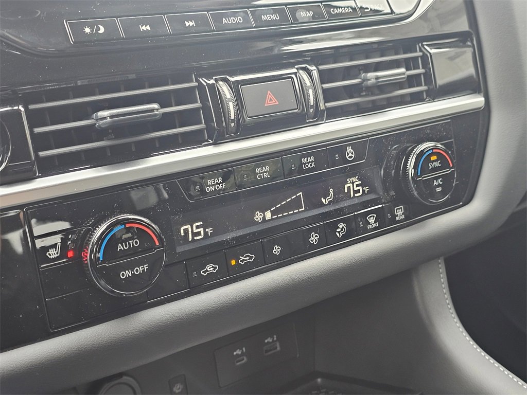 New 2025 Nissan Pathfinder SL image 24