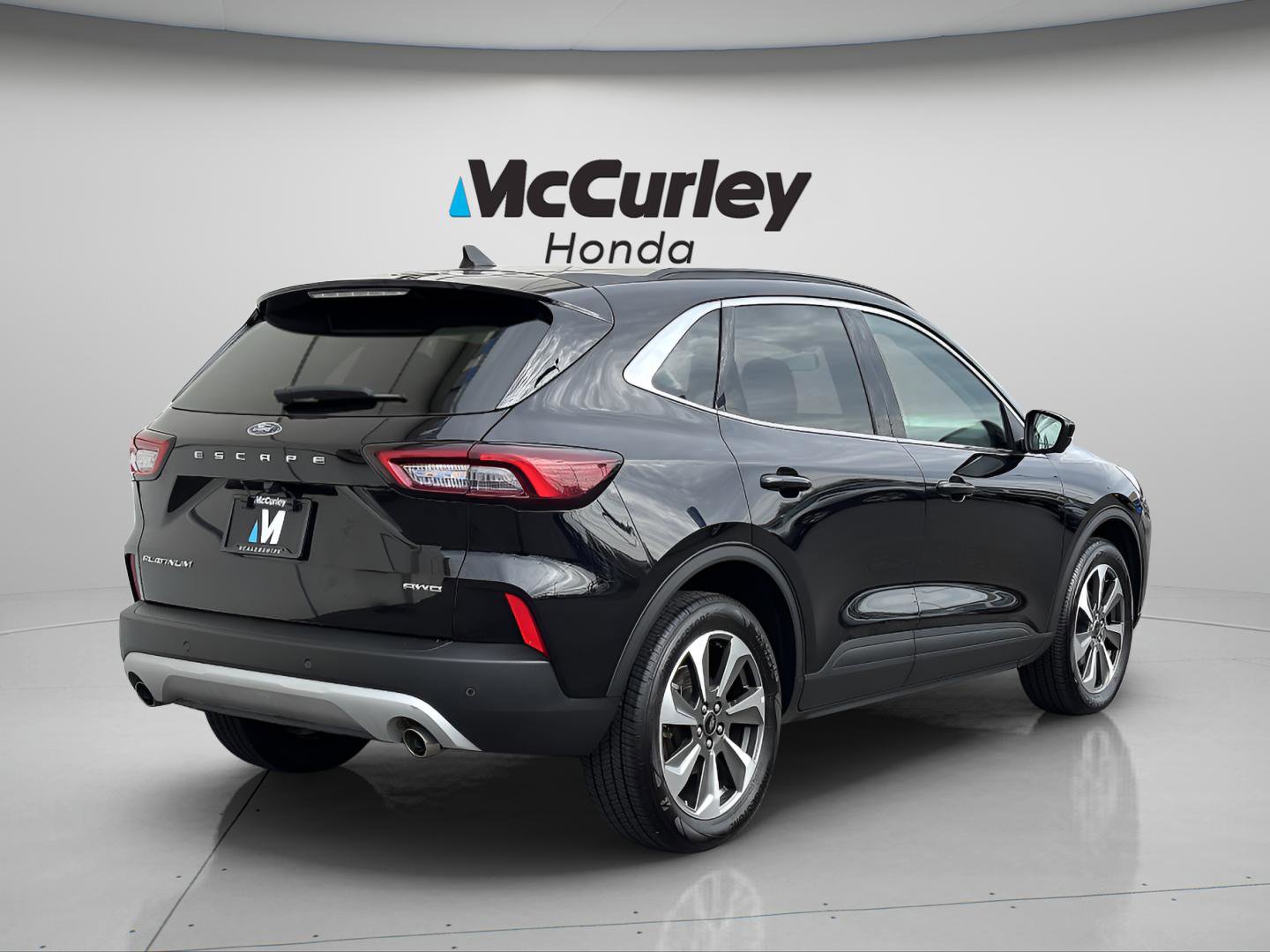 Used 2024 Ford Escape Platinum AWD/4WD image 3