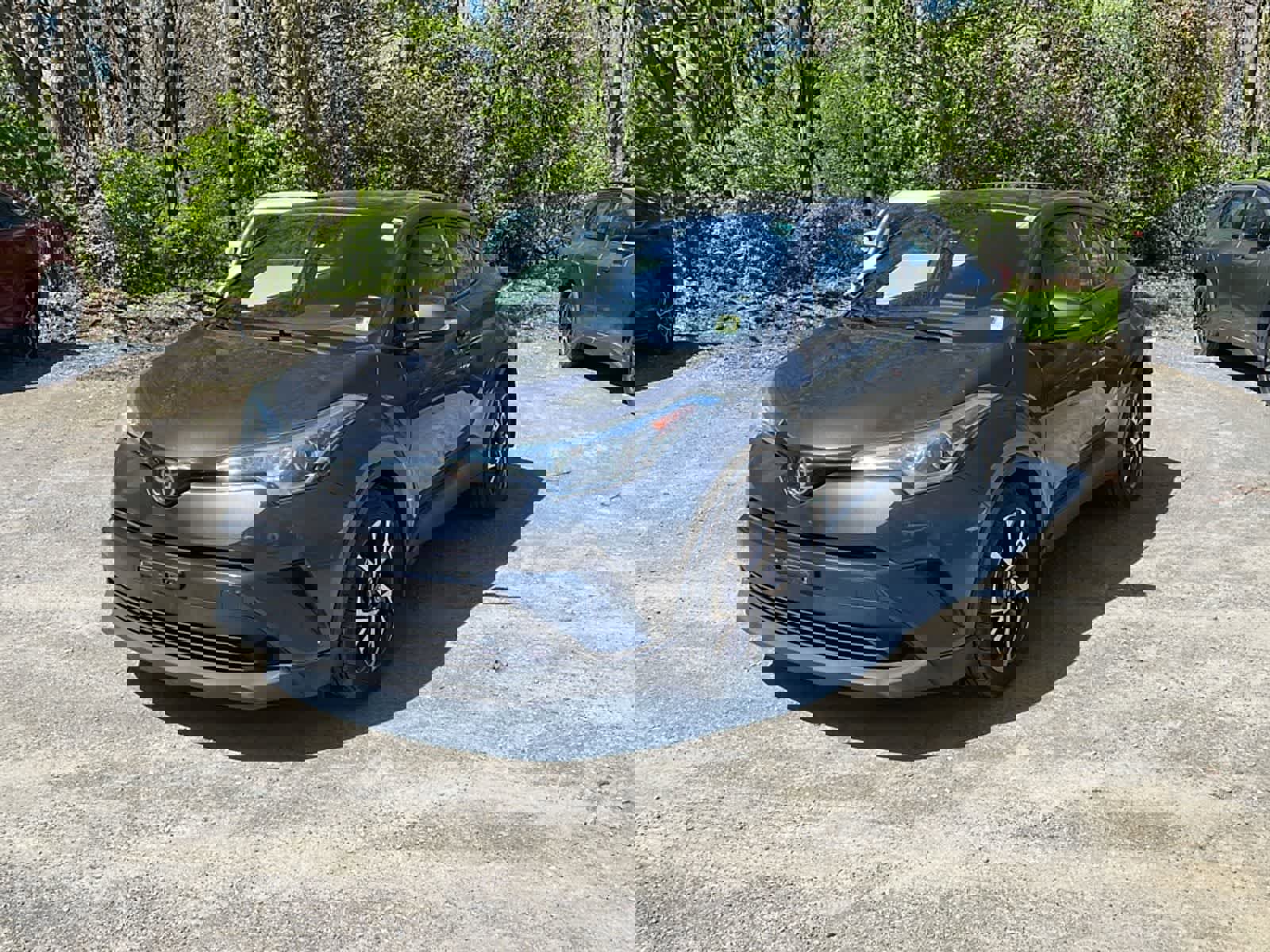 Used 2018 Toyota C-HR XLE FWD image 1