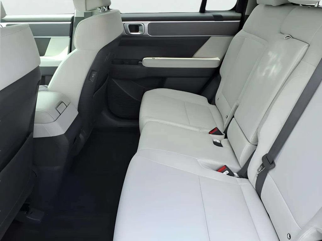New 2026 Hyundai Santa Fe SE FWD image 7