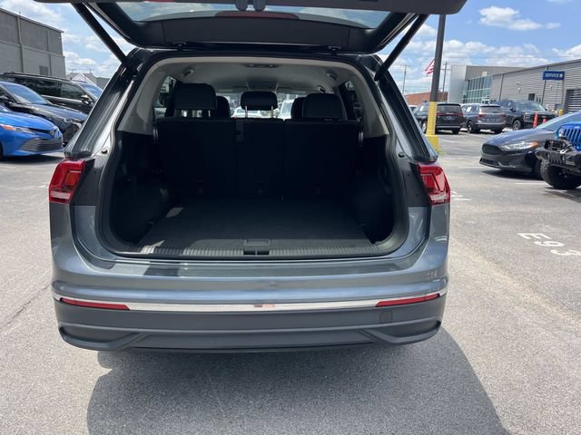 Used 2024 Volkswagen Tiguan SE AWD/4WD image 15