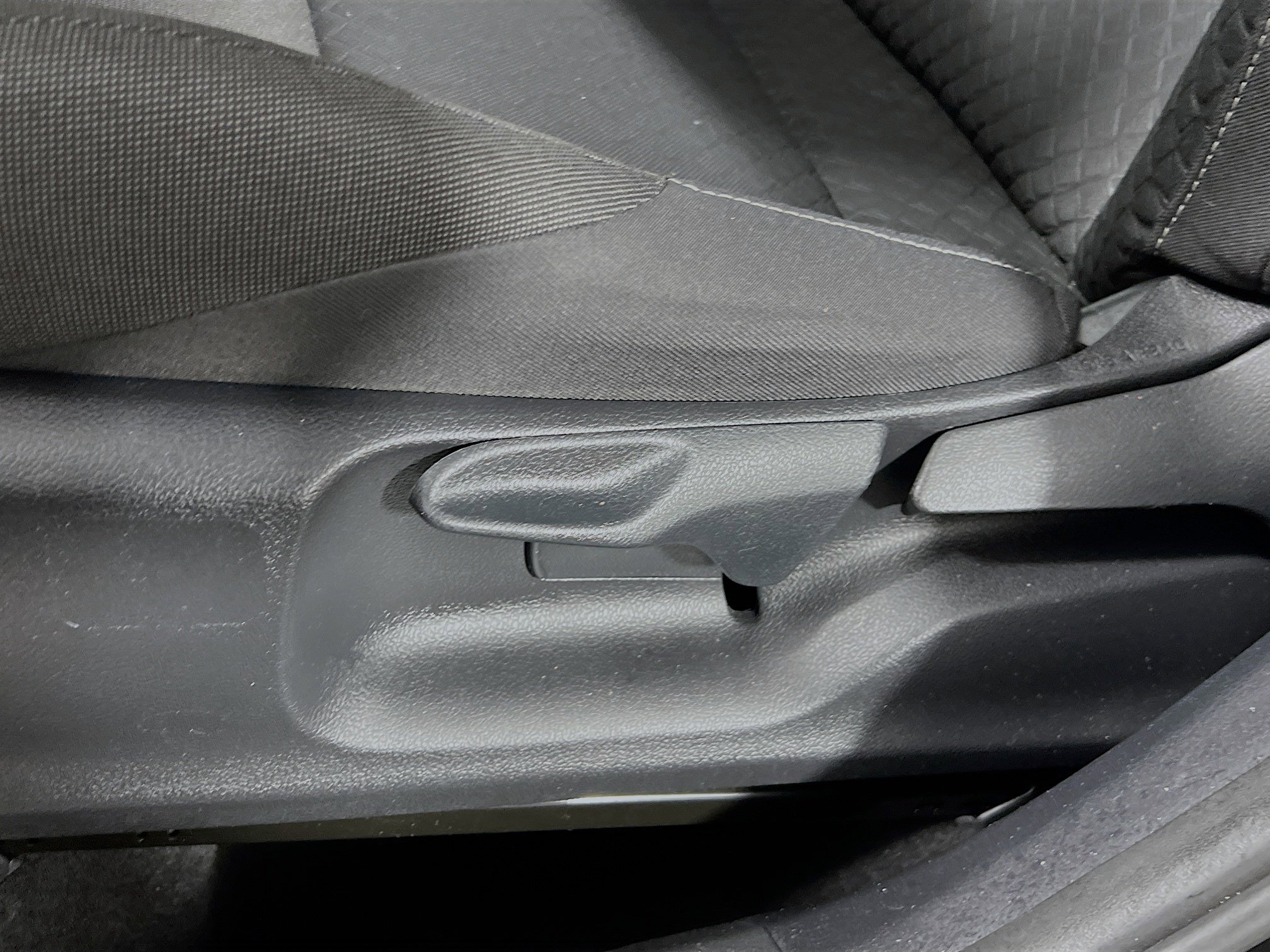 Used 2021 Toyota C-HR LE image 16