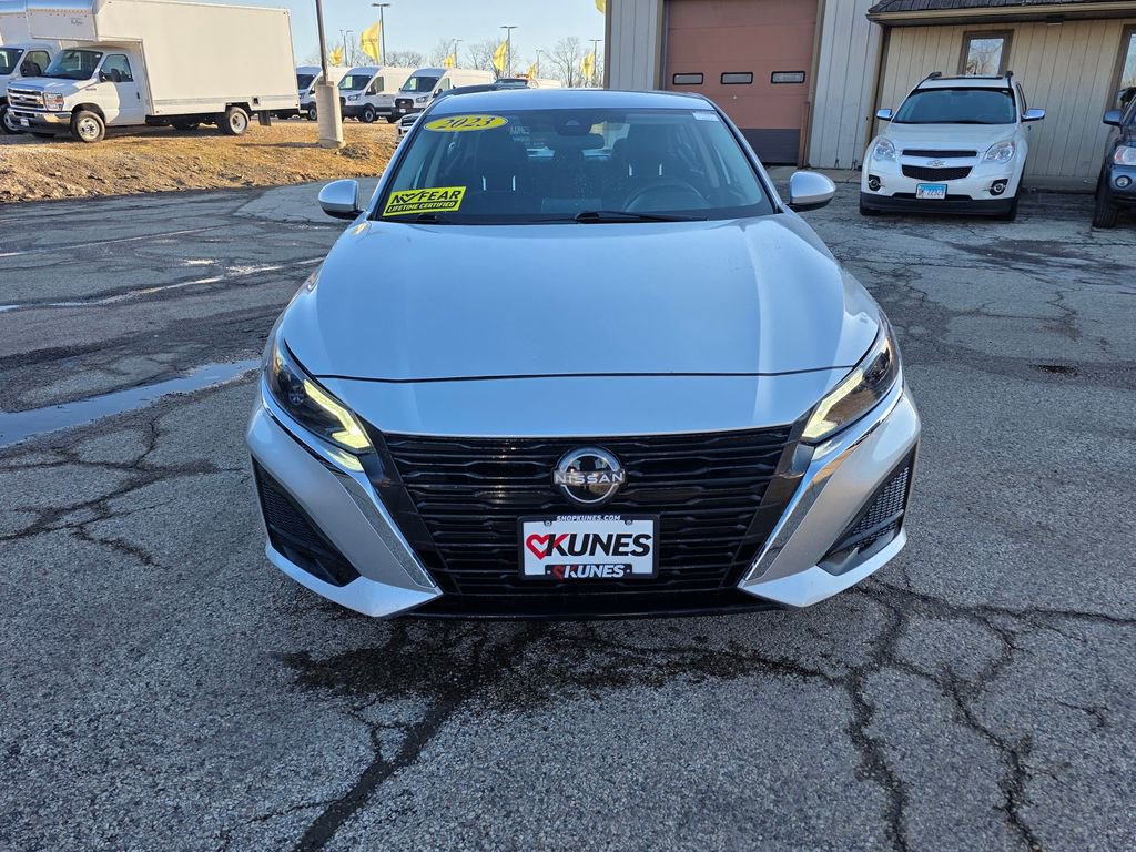 Used 2023 Nissan Altima 2.5 SV FWD image 4