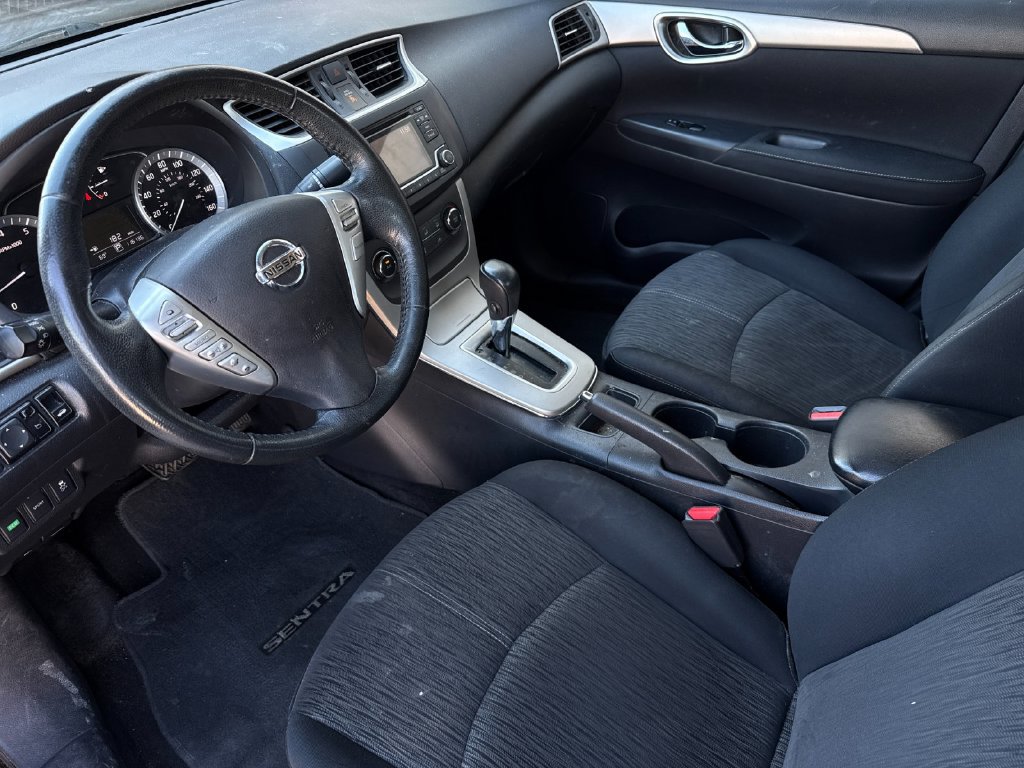 Used 2015 Nissan Sentra SV FWD image 10