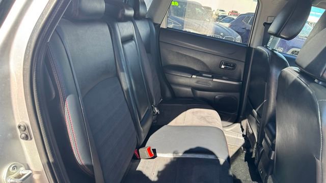 Used 2022 Mitsubishi Outlander Sport SE image 12