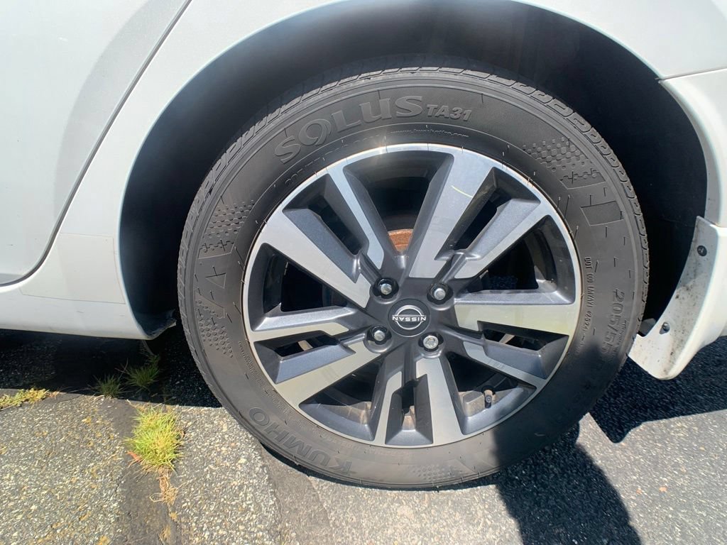 Used 2024 Nissan Versa SV w/ Trunk Package FWD image 11
