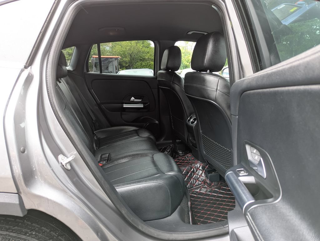 Used 2021 Mercedes-Benz GLA 250 4MATIC image 37
