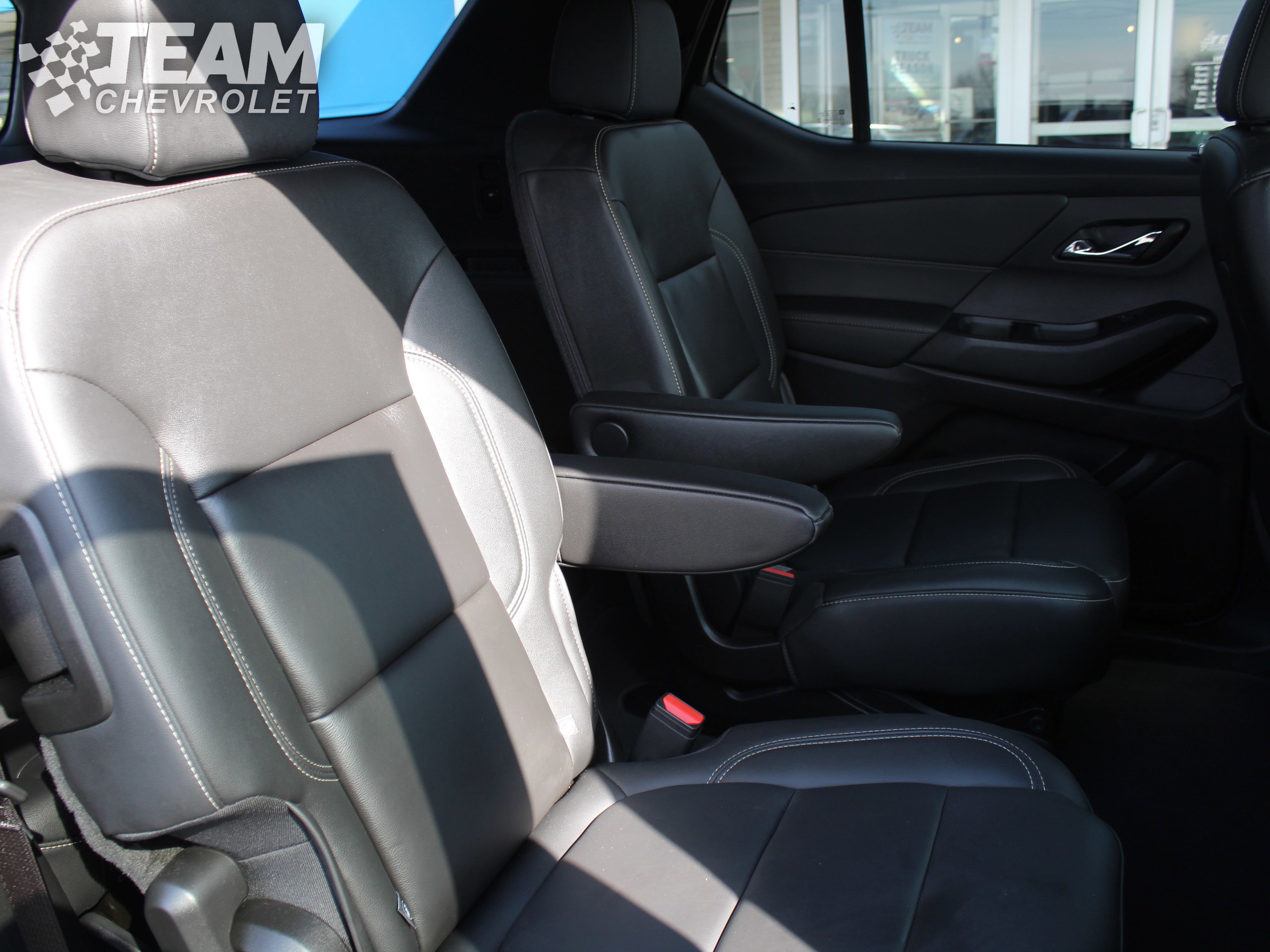 Used 2023 Chevrolet Traverse LT image 26