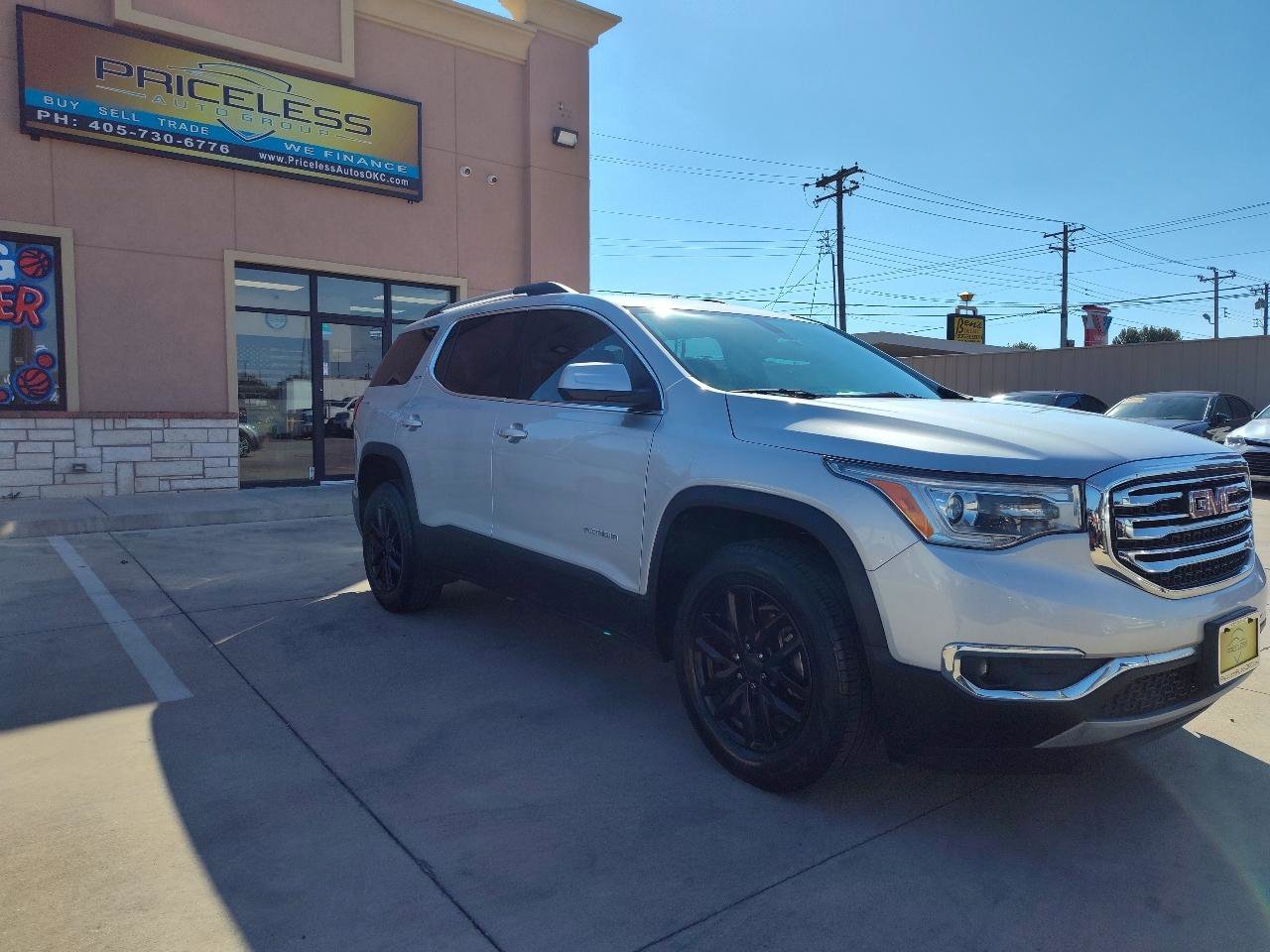 Used 2019 GMC Acadia SLT FWD image 3