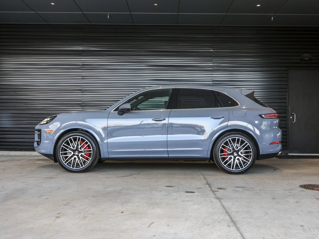 New 2026 Porsche Cayenne S AWD/4WD image 2