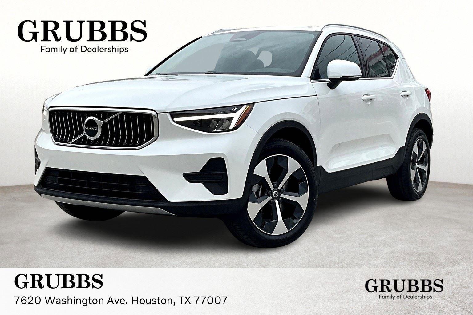 New 2025 Volvo XC40 B5 Core