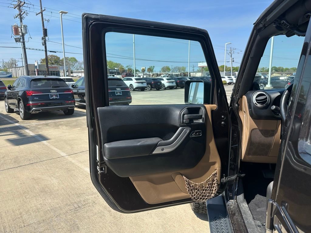 Used 2013 Jeep Wrangler Unlimited Sahara w/ Connectivity Group image 11