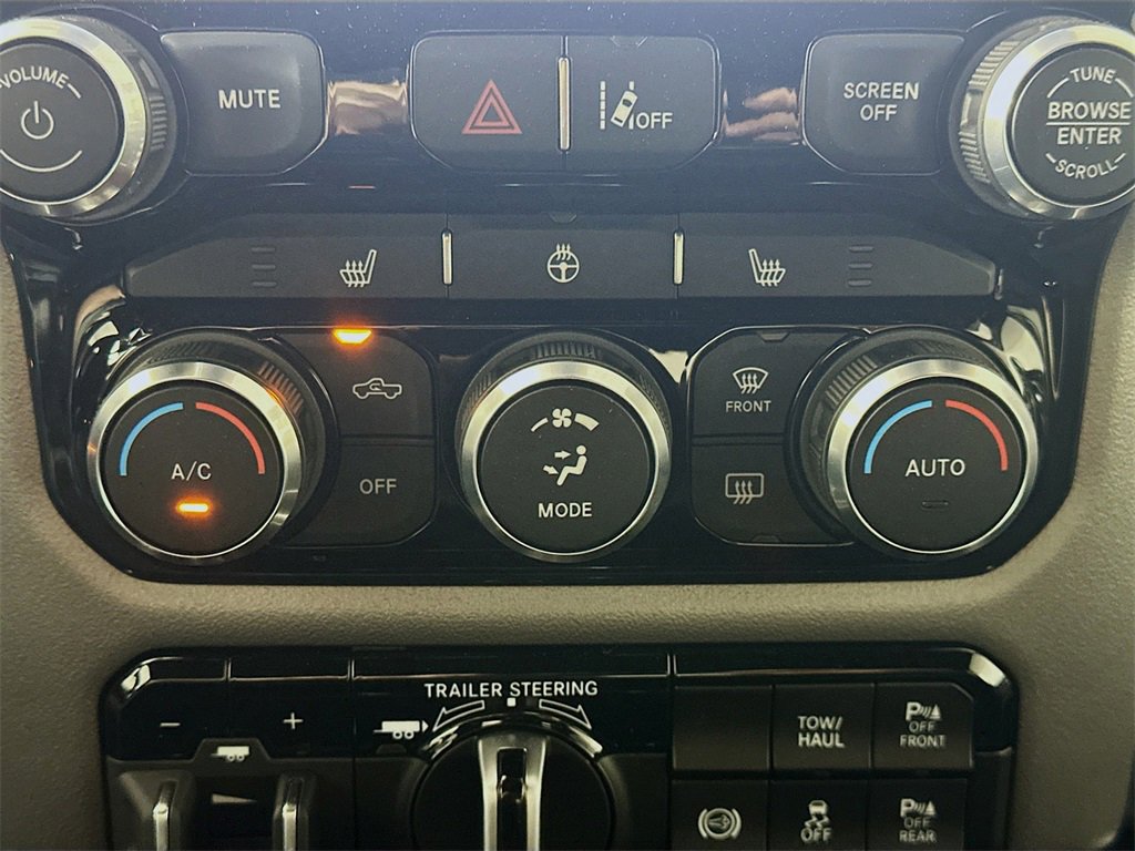 Used 2024 RAM 3500 Big Horn w/ Night Edition image 18