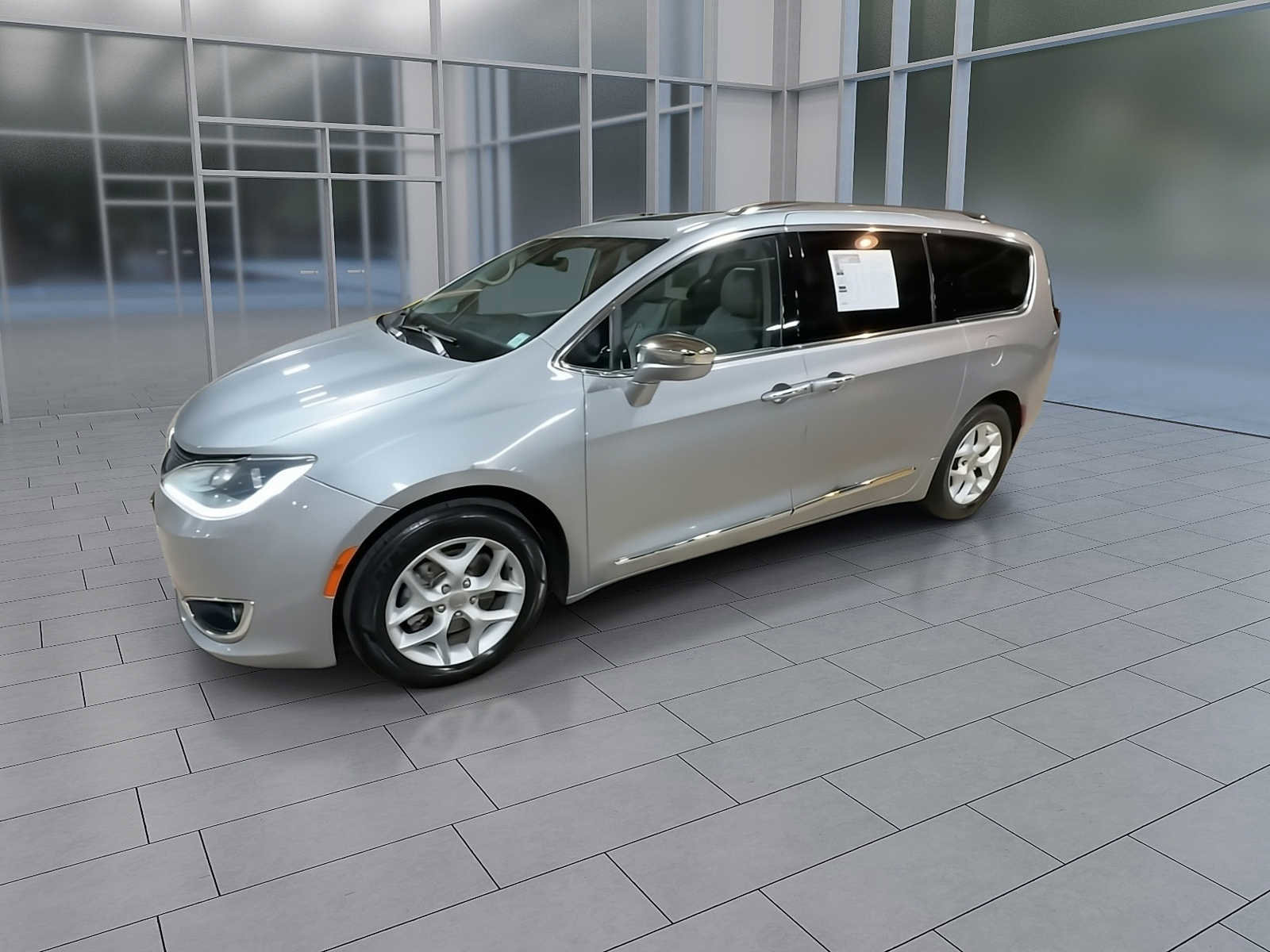 Used 2019 Chrysler Pacifica Limited image 4