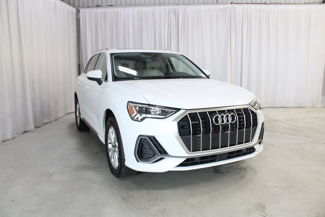 Used 2023 Audi Q3 2.0T Premium Plus w/ Premium Plus Package AWD/4WD image 38
