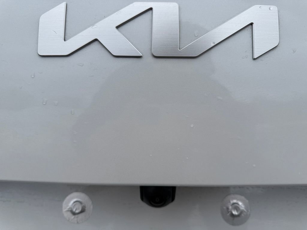 New 2026 Kia Carnival EX image 17