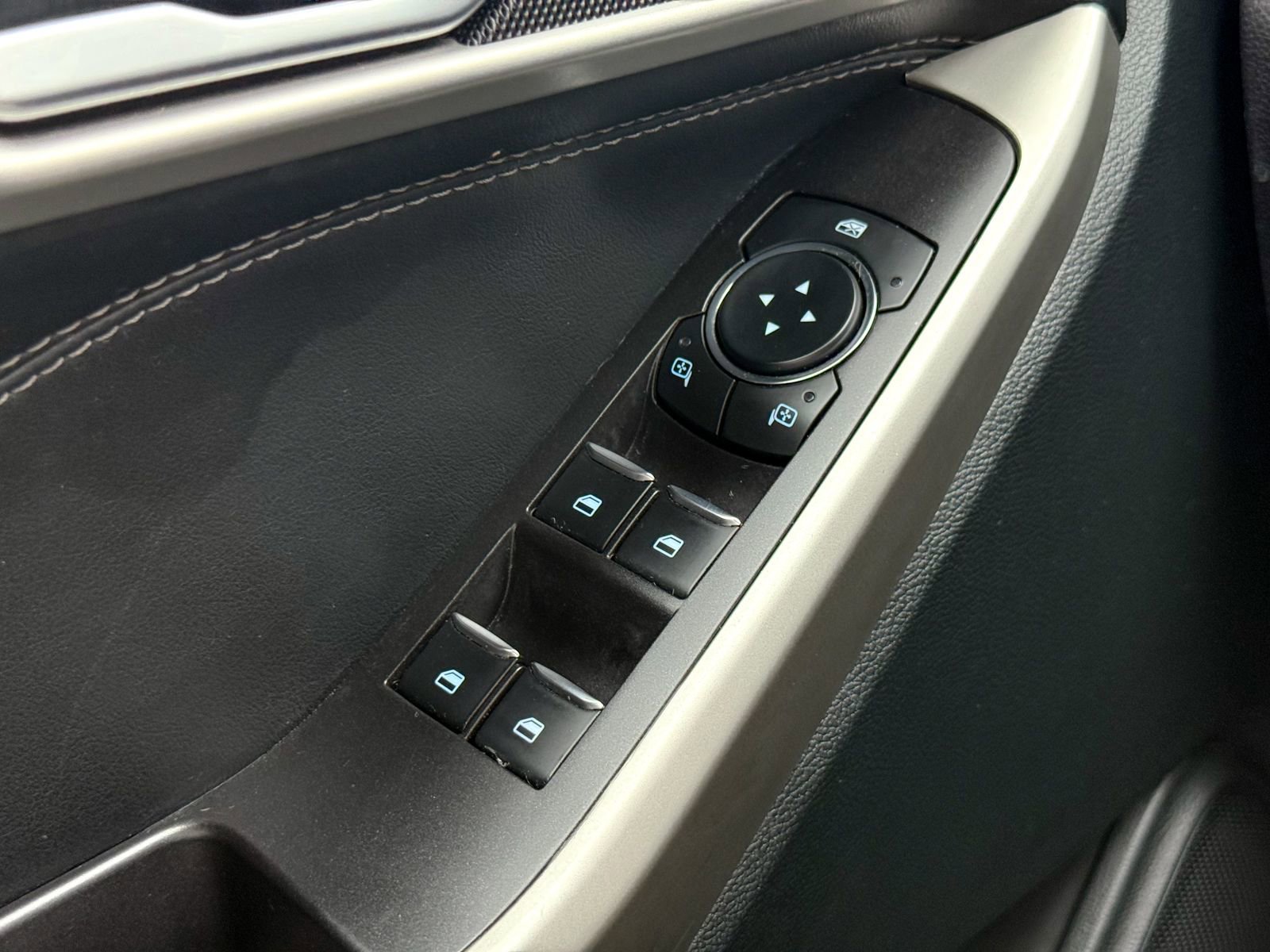 Certified 2023 Ford Explorer XLT w/ Equipment Group 202A image 33