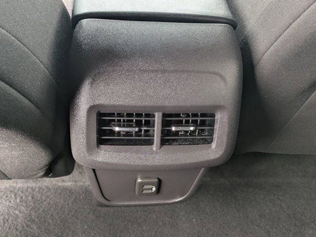 Used 2024 Chevrolet Equinox LT image 16