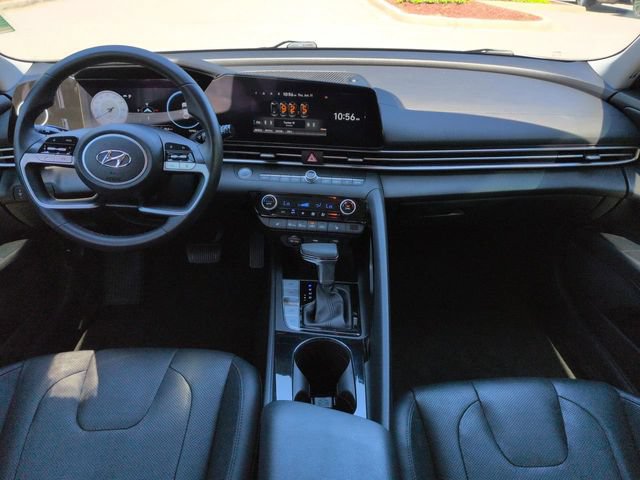 Used 2022 Hyundai Elantra Limited w/ Preferred Accessory Package FWD image 14