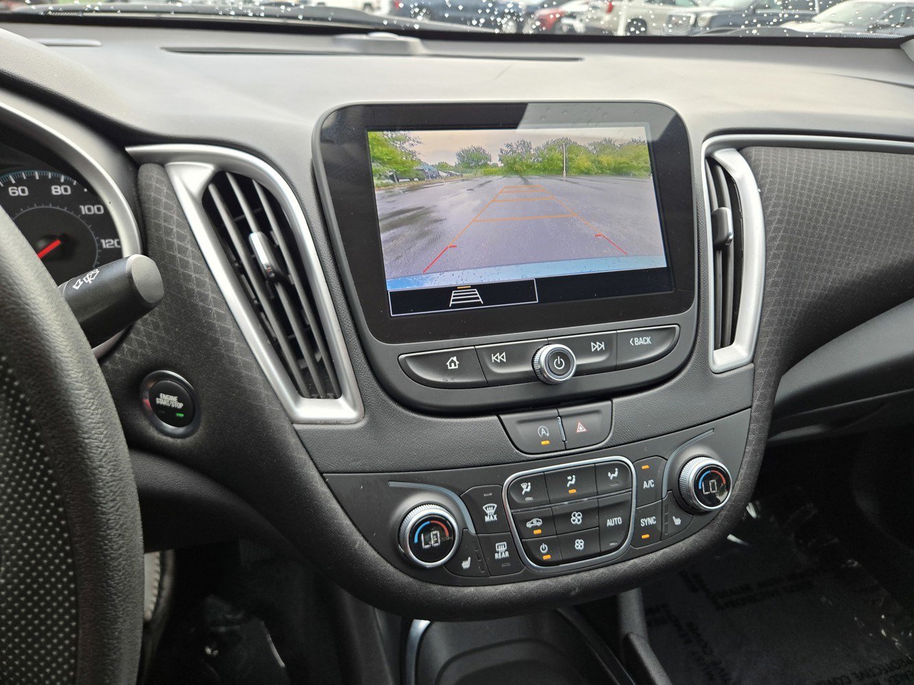 Used 2025 Chevrolet Malibu LT FWD image 9