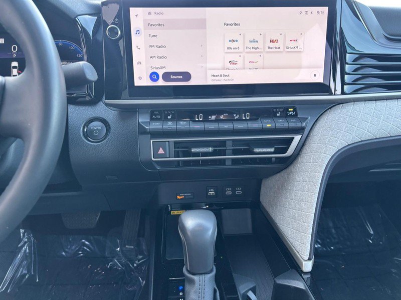 Used 2025 Toyota Camry XLE AWD/4WD image 16