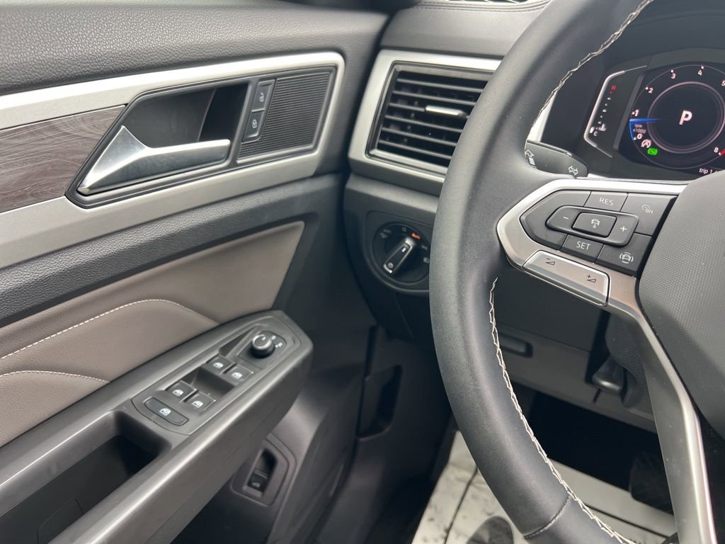 Used 2023 Volkswagen Atlas Cross Sport SE image 18