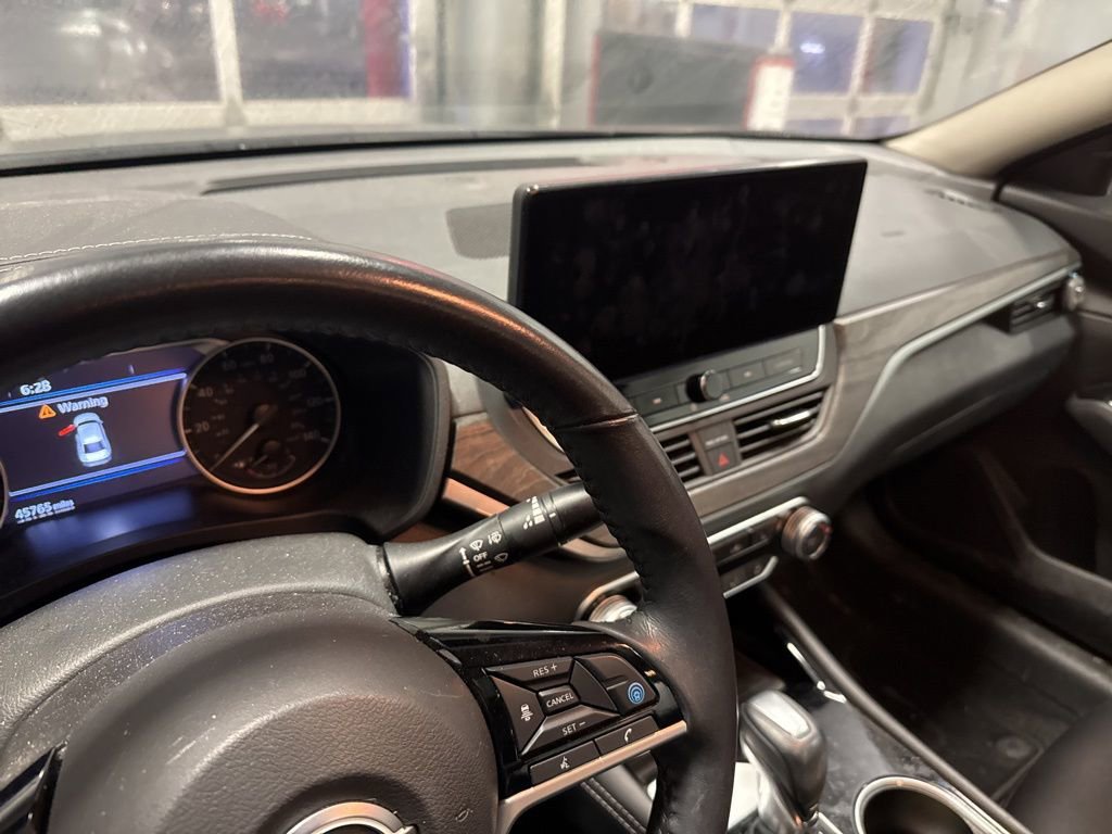 Certified 2023 Nissan Altima 2.5 SV w/ SV Premium Package image 10