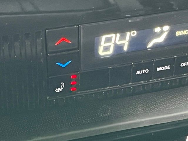 Used 2023 Jeep Wagoneer L Series III w/ Preferred Equipment Group image 27