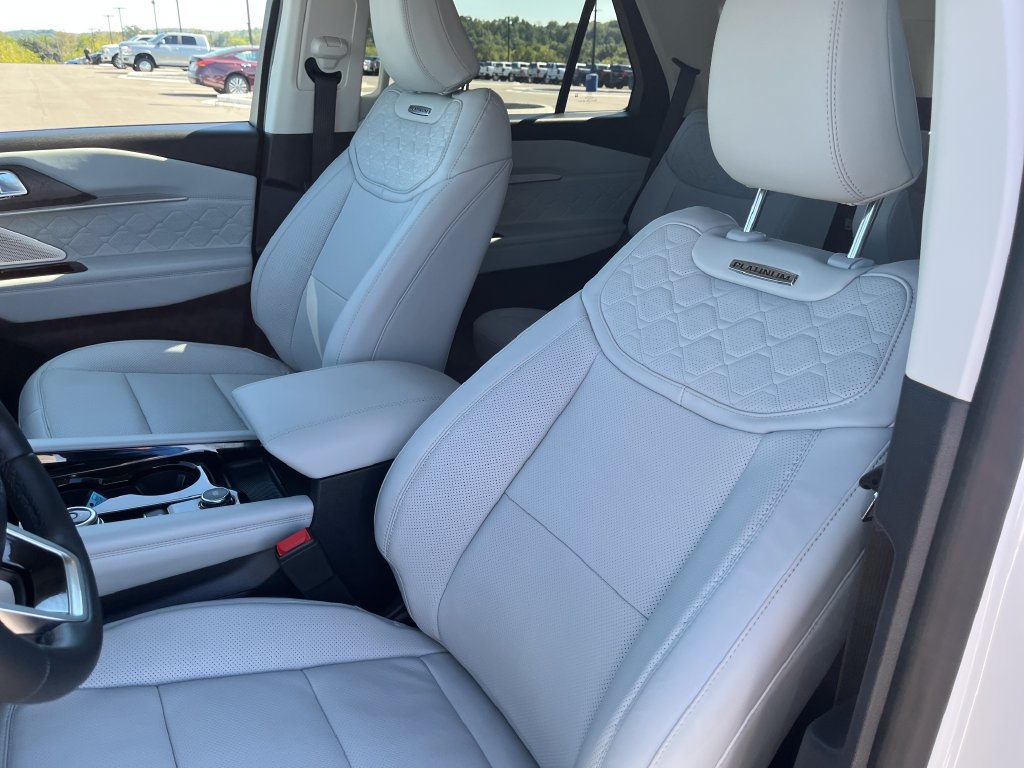 New 2026 Ford Explorer Platinum w/ LUX Leather Package AWD/4WD image 12