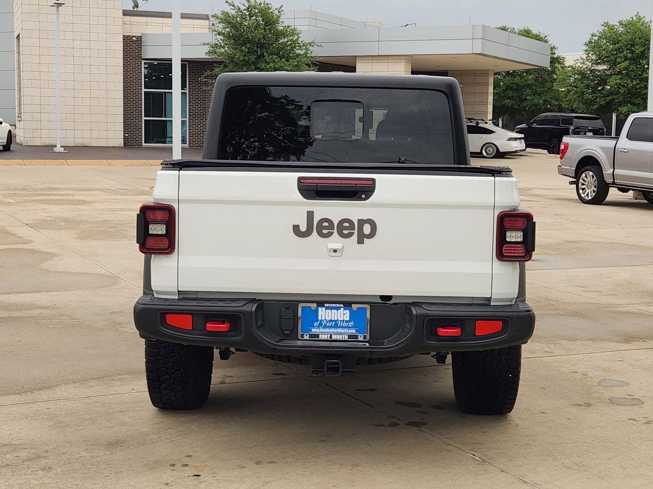 Used 2024 Jeep Gladiator Rubicon AWD/4WD image 6