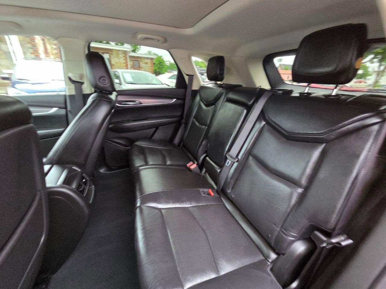 Used 2017 Cadillac XT5 Luxury w/ Driver Awareness Package FWD image 14