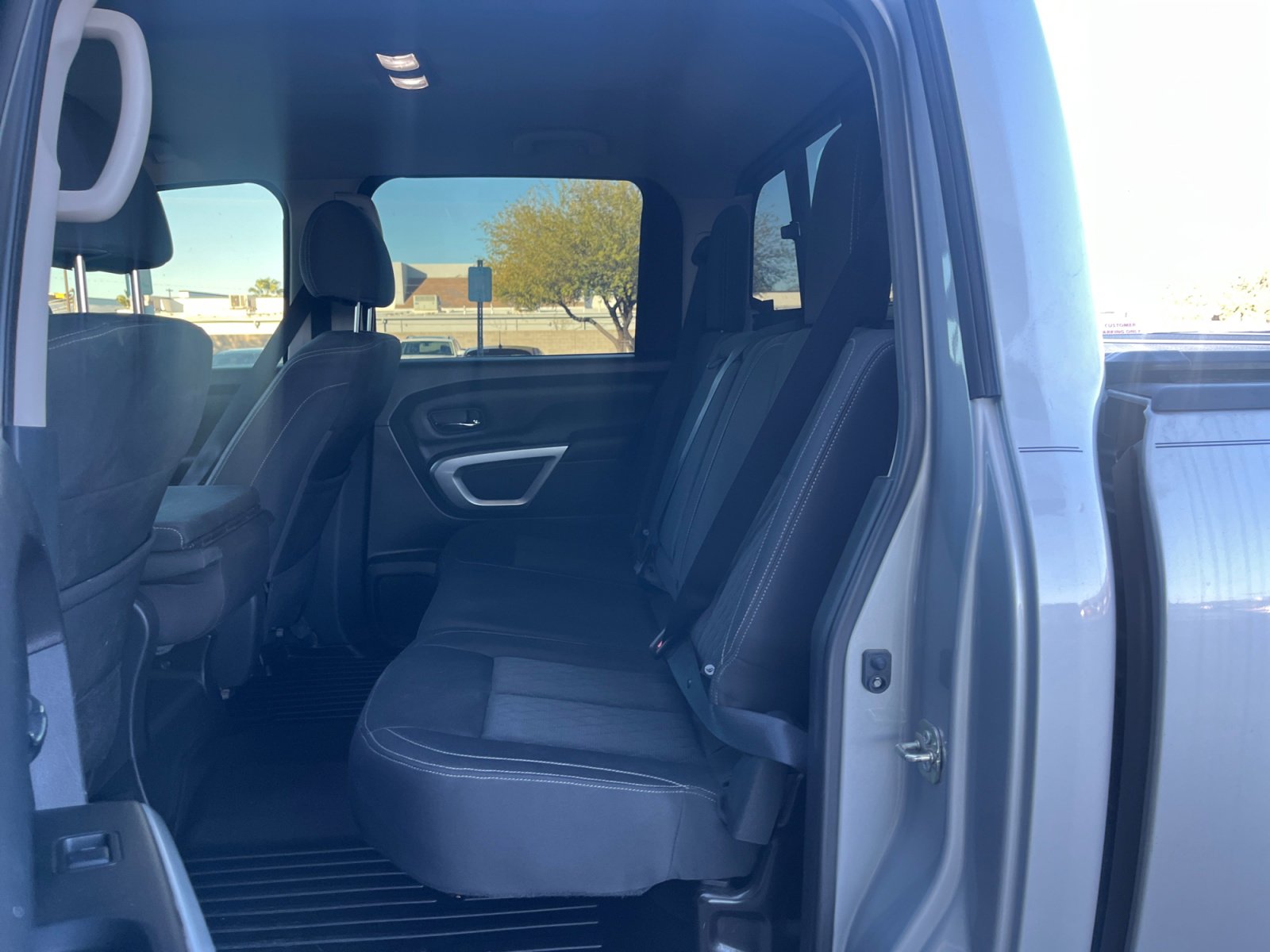Used 2017 Nissan Titan SV image 17