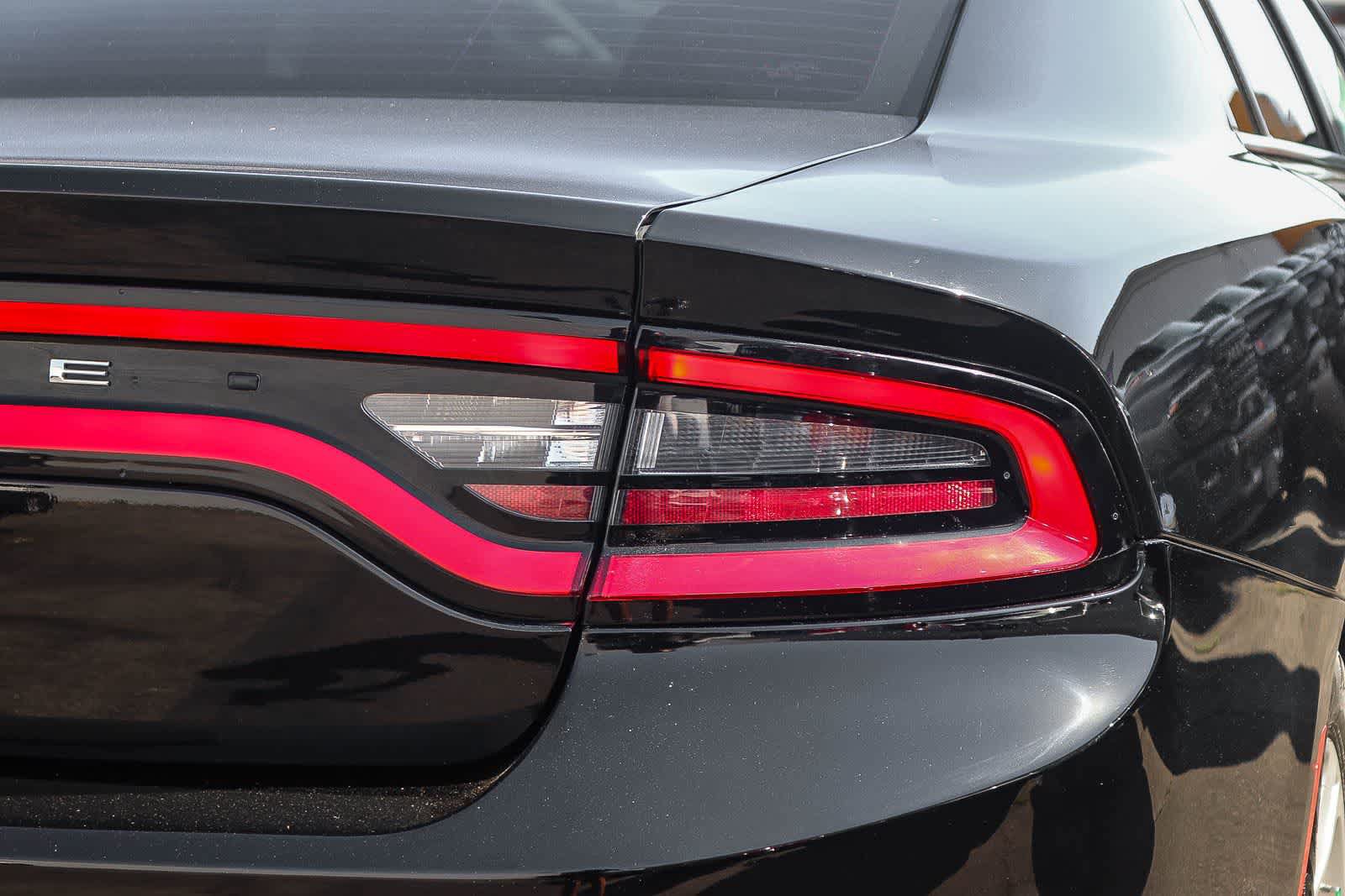 Used 2022 Dodge Charger SXT RWD image 6