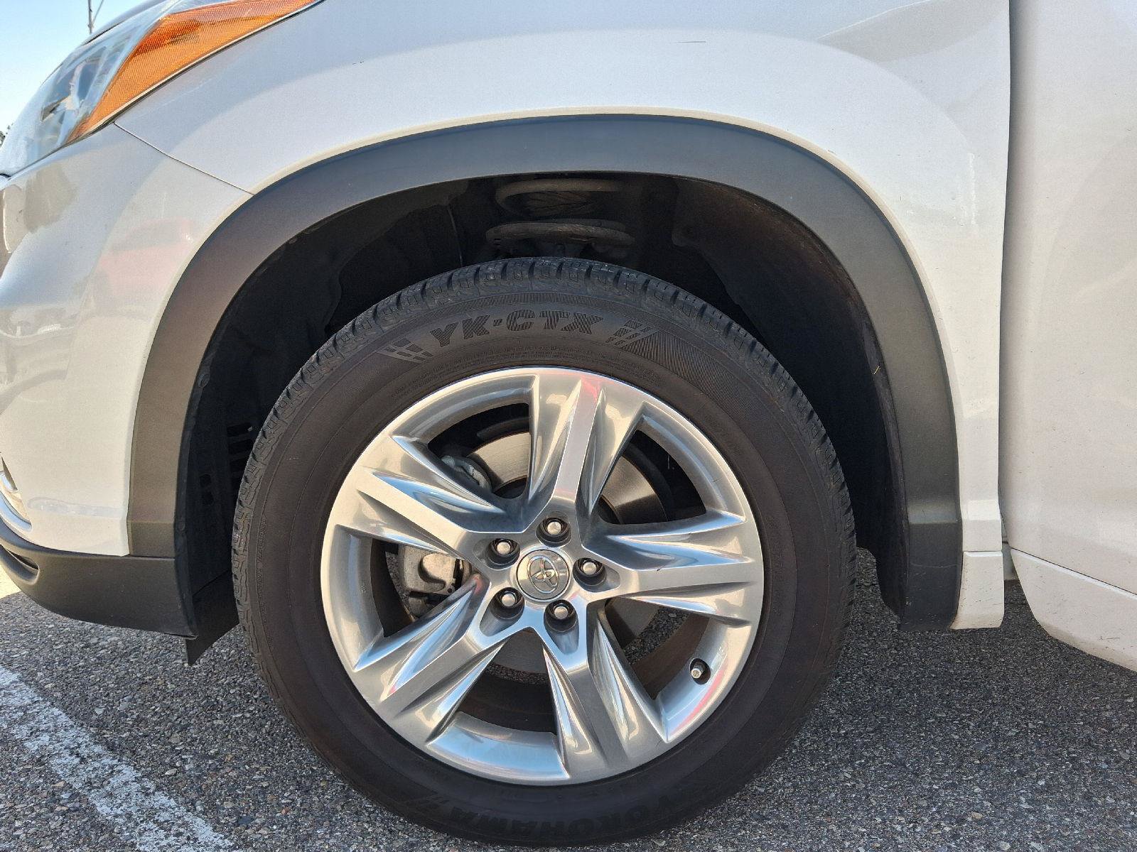 Used 2014 Toyota Highlander Limited FWD image 39