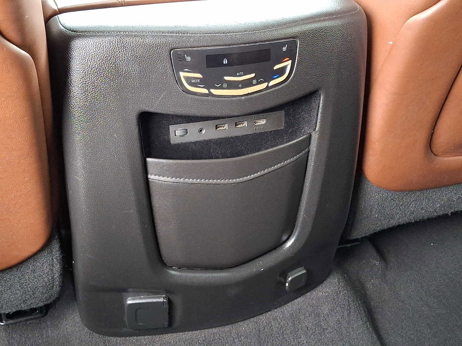 Used 2019 Cadillac Escalade Luxury image 12