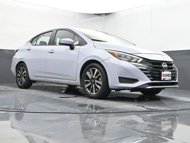 Used 2025 Nissan Versa SV image 40