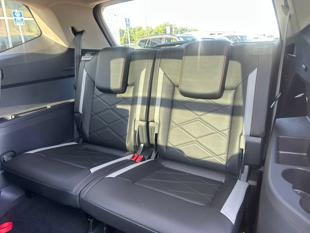 Used 2026 Volkswagen Atlas Peak Edition AWD/4WD image 12