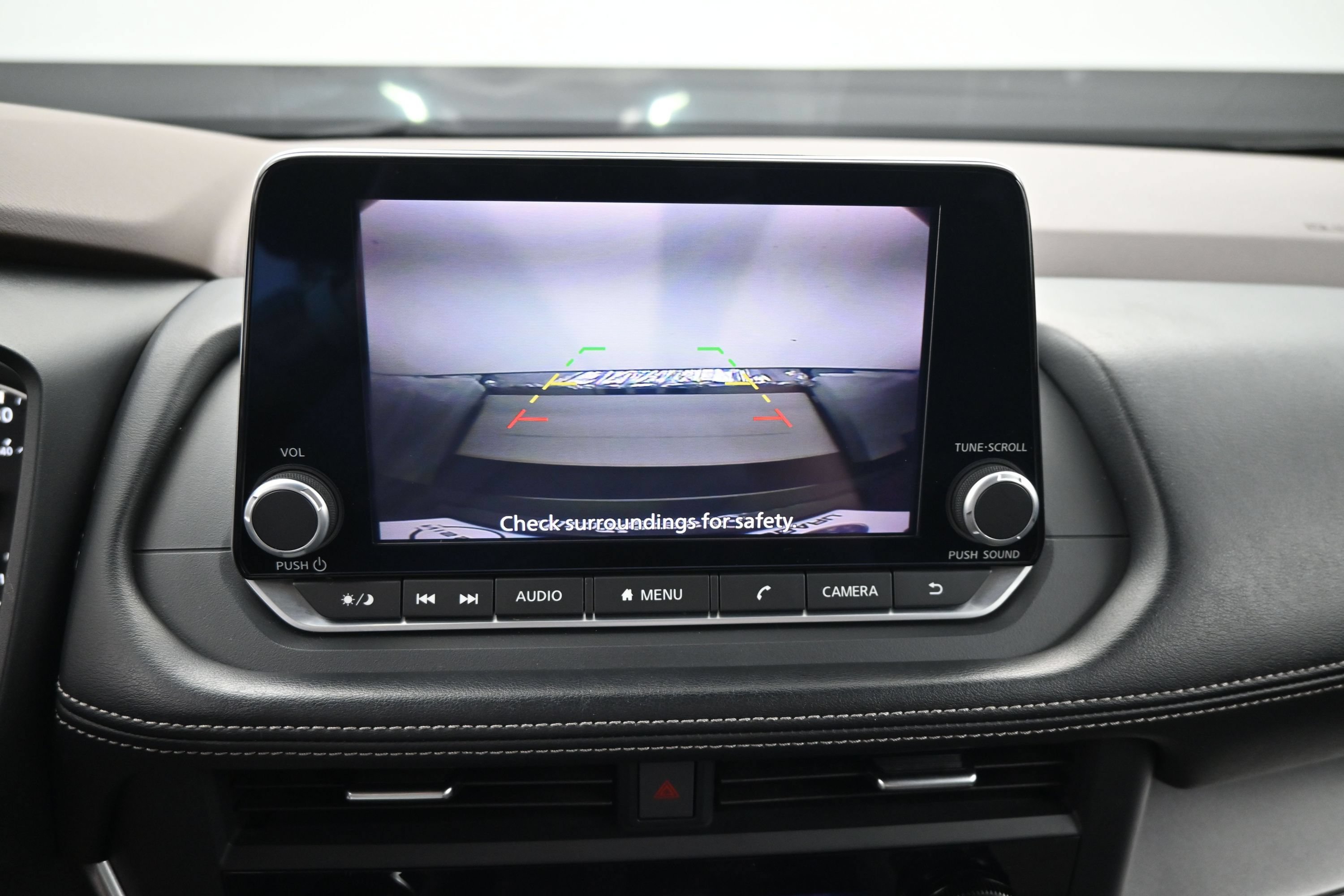 Used 2023 Nissan Rogue SV FWD image 16