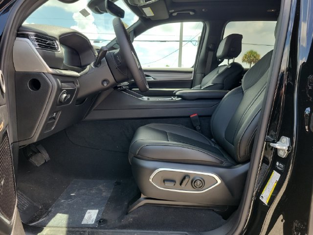 New 2026 Jeep Grand Wagoneer 4WD image 12